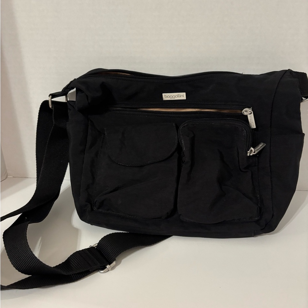Baggallini Black “everyplace”Bag
